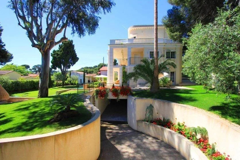House in Ponteil, Antibes, France 2 - 18020558