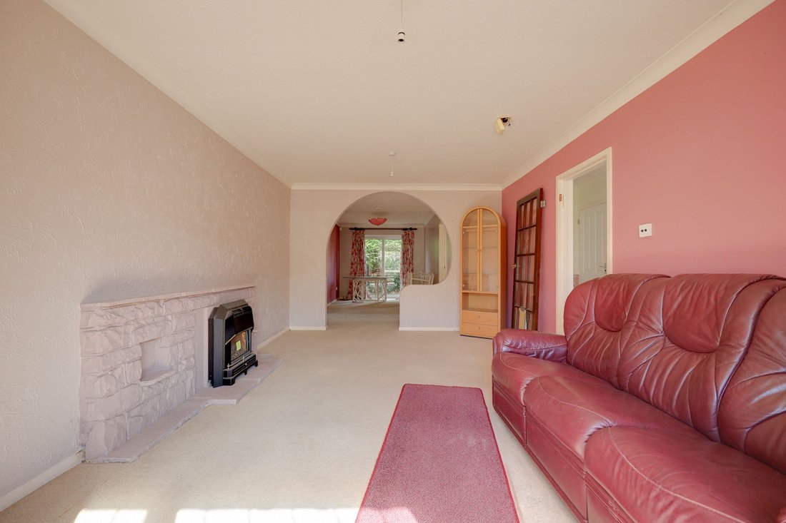 Haus in Burgess Hill, England 5 - 18749649