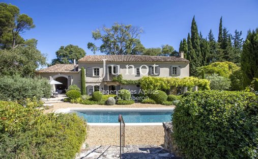 Maisons de campagne à Saint-Étienne-du-Grès, Provence-Alpes-Côte d'Azur, France 1
