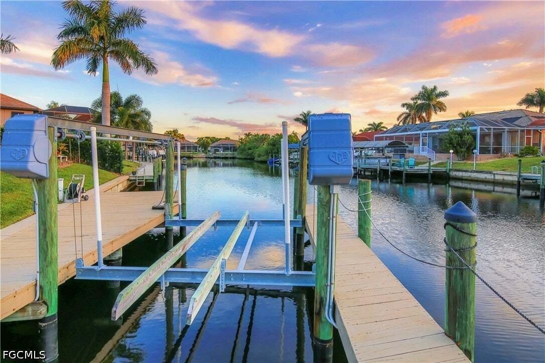 Casa a Cape Coral, Florida, Stati Uniti 3 - 18760932