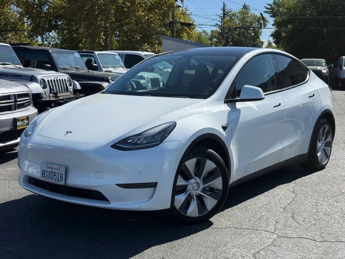 Suv in Sacramento, CA, United States 2 - 18753582