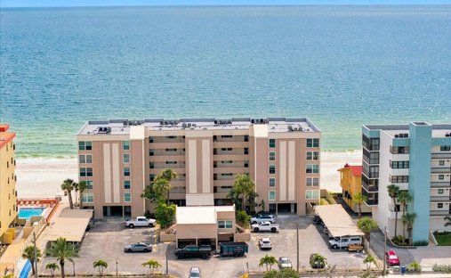 Condo in Madeira Beach, Florida, United States 1