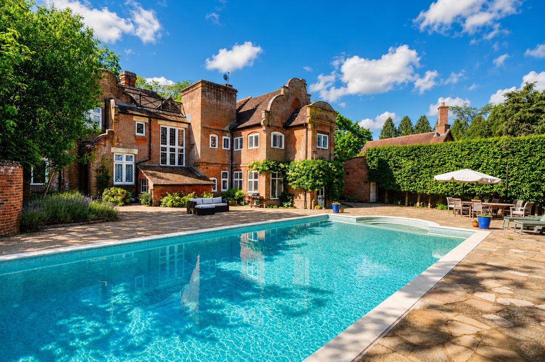 Haus in Shalford, England 2 - 18760965