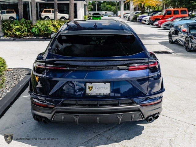 Suv in Palm Beach, FL, United States 4 - 15716277