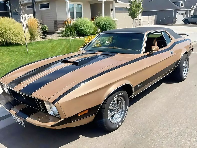 Coupe in Glendale, United States 1 - 18754441