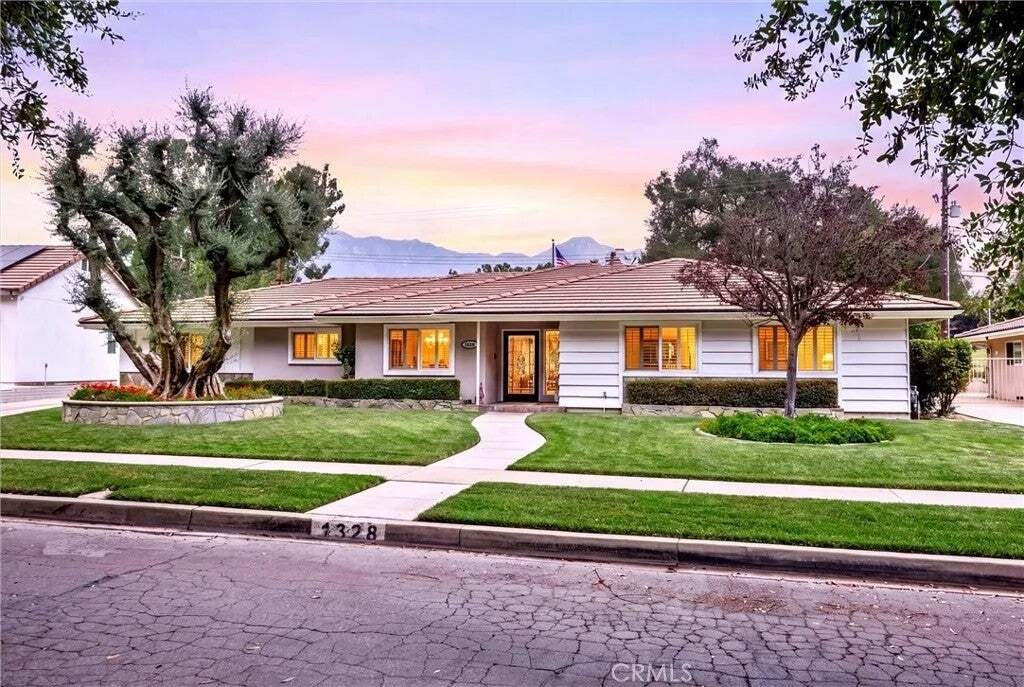 House in Upland, California, United States 2 - 18755782