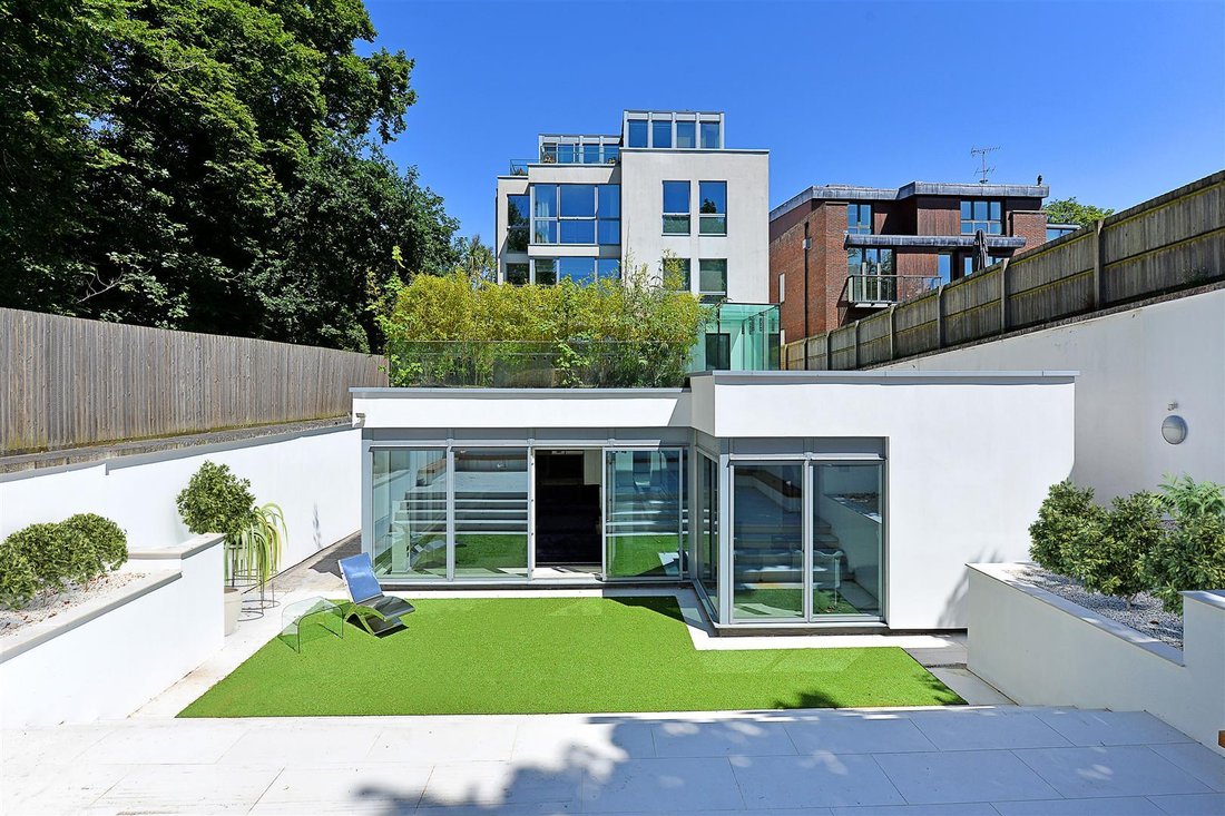 Apartment in Hamstead, Shalfleet, England 3 - 18761120