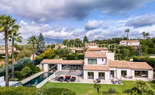 Villa à Route de Grasse, Villeneuve-Loubet, France 1
