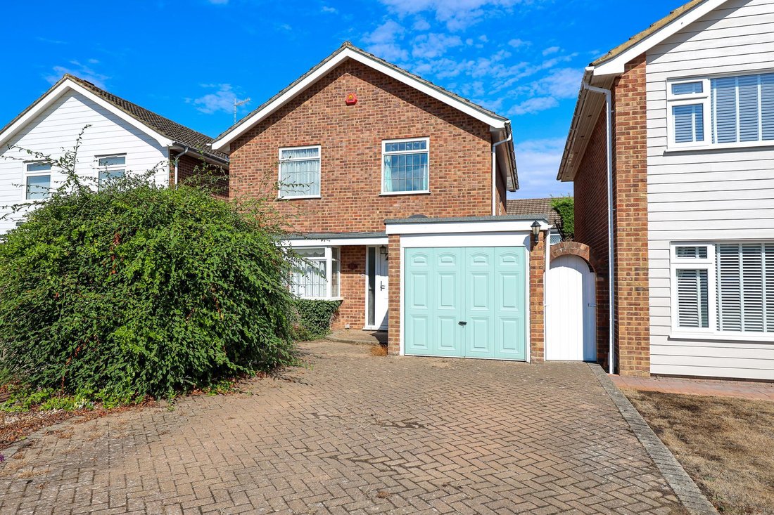 Haus in Burgess Hill, England 1 - 18749649