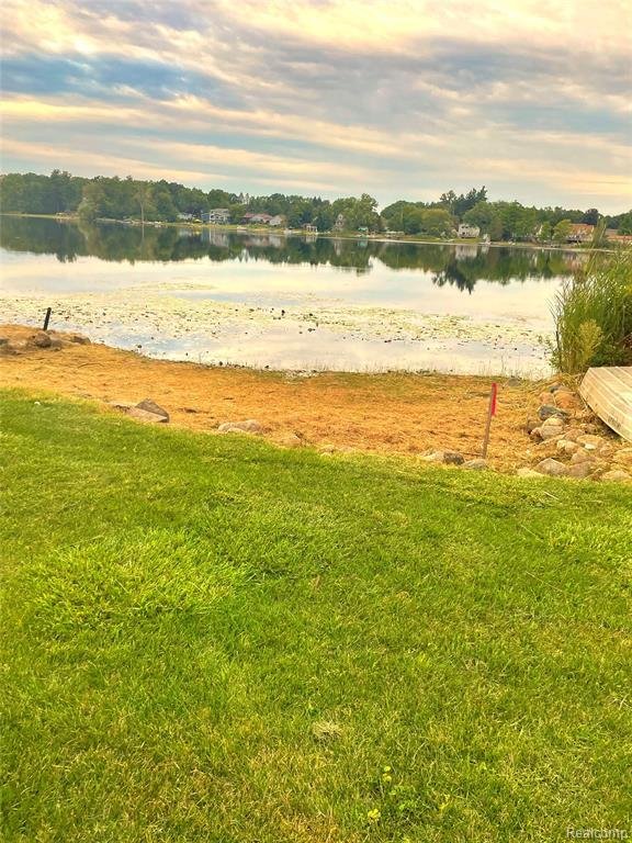 House in Orion charter Township, Michigan, United States 3 - 18332623