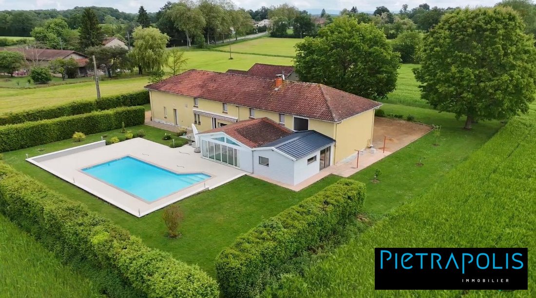 House in Montracol, Auvergne-Rhône-Alpes, France 1 - 17955401