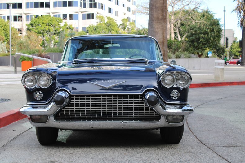 Sedan in Glendale, United States 3 - 18754346