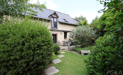 Maison à Est, Noyal-Châtillon-sur-Seiche, France 1