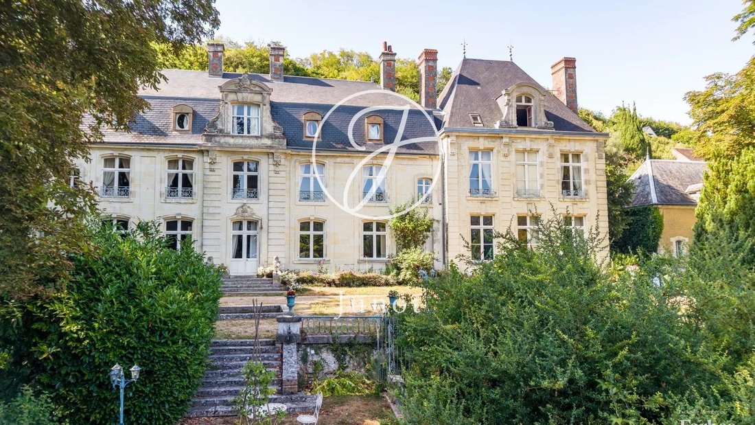 Castillo en Gerard Yvon, Vendôme, Francia 2 - 18757374