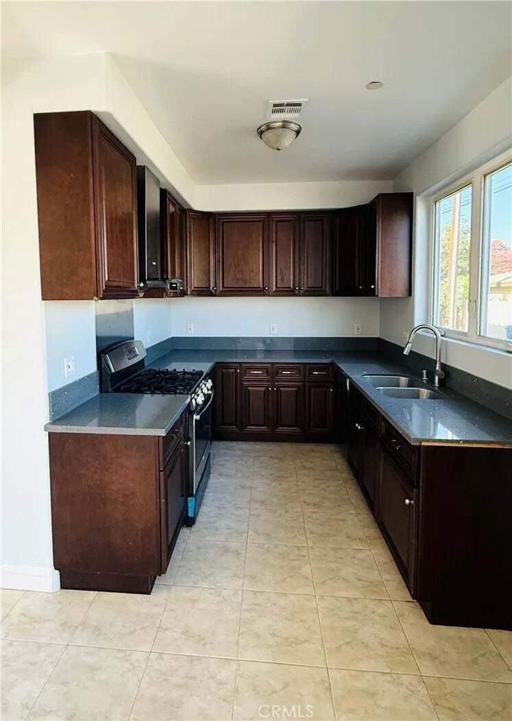 Maison de ville à San Gabriel, Californie, États-Unis 5 - 18708615