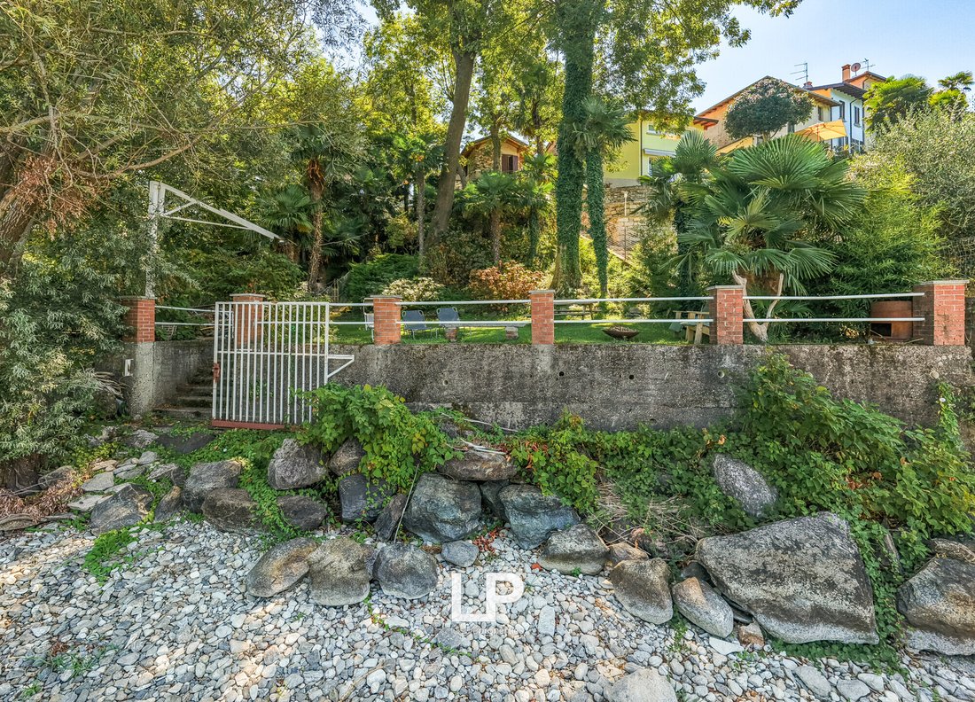 Maison à Ranco, Lombardie, Italie 2 - 18756079