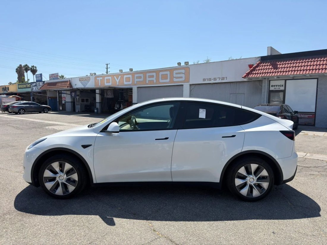 Suv in Azusa, CA, United States 5 - 18757503