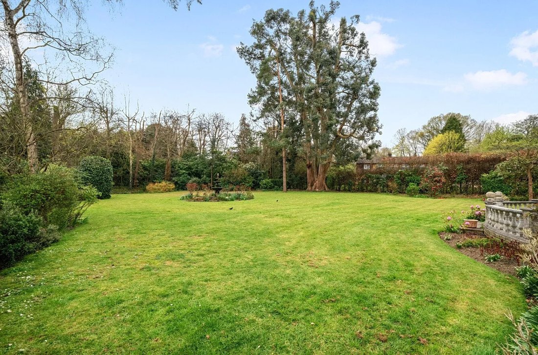 Haus in Oxshott, Elmbridge, England 2 - 18760993