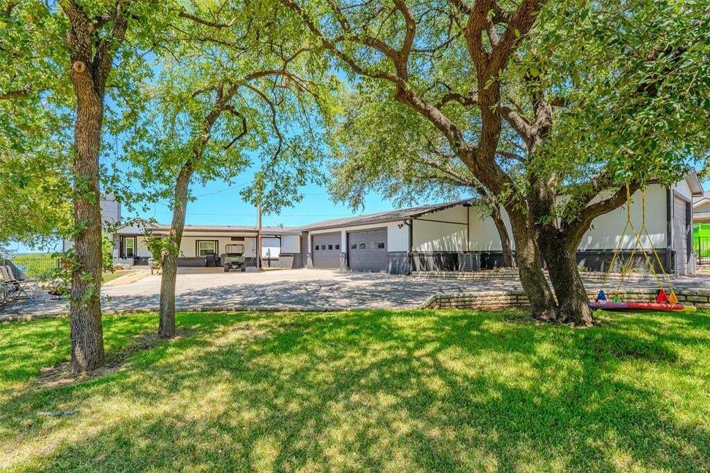 House in Granbury, Texas, United States 1 - 18752257