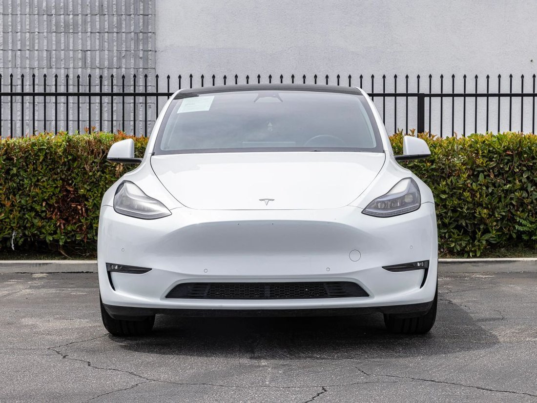 Suv in Azusa, CA, United States 3 - 18699637