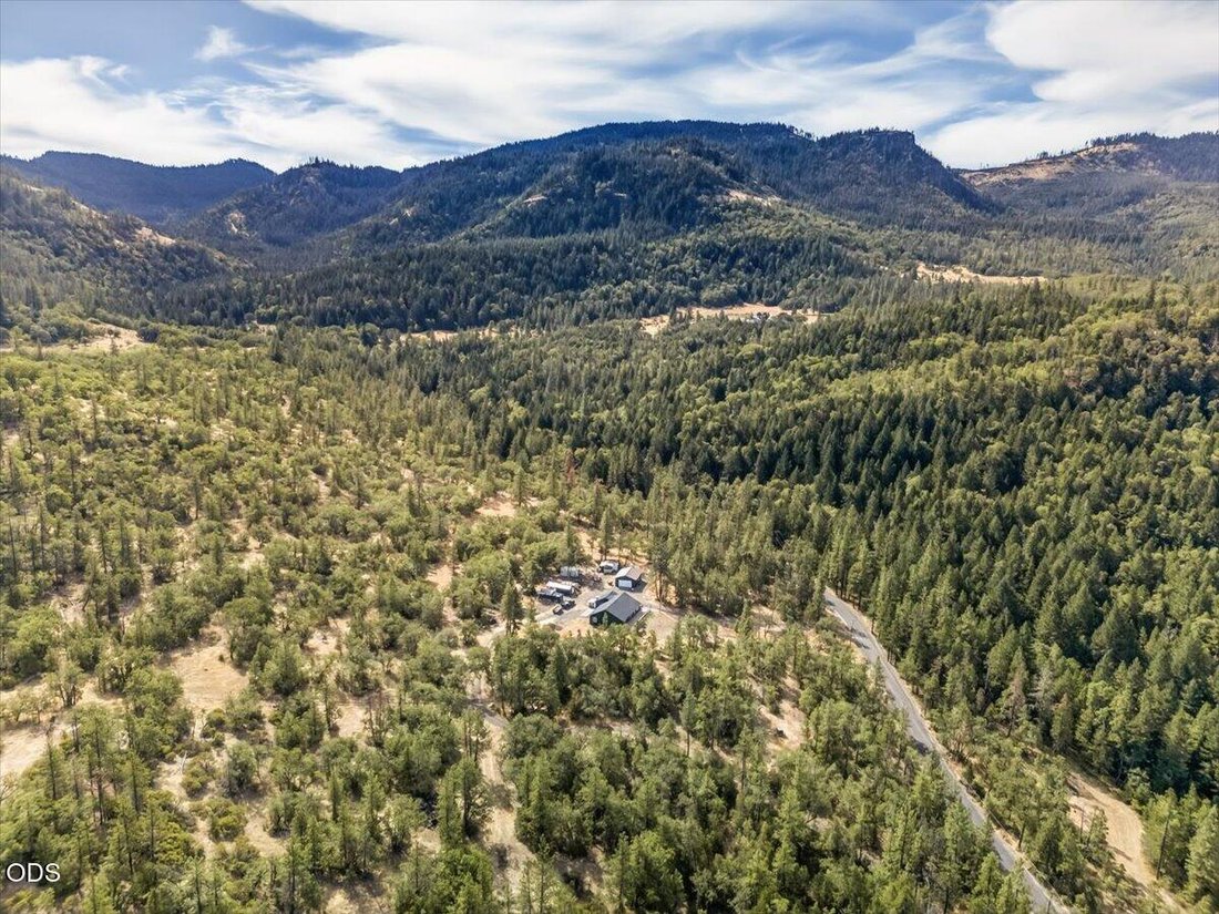 Casa a Eagle Point, Oregon, Stati Uniti 1 - 18754032