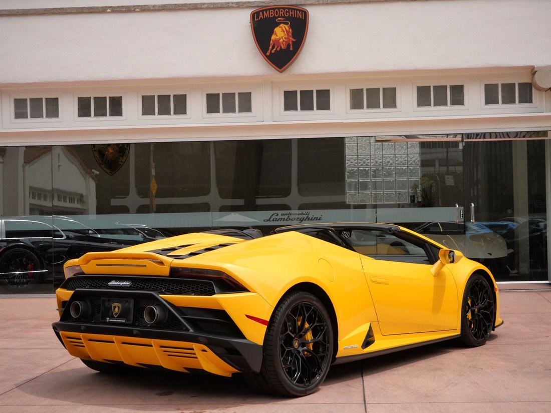 Cabriolet in Beverly Hills, CA, United States 3 - 18757386