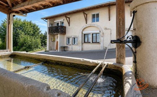 Casa a Farges, Auvergne-Rodano-Alpi, Francia 1