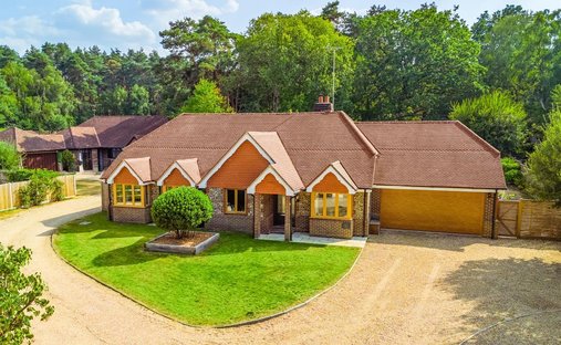 House in Finchampstead, England 1