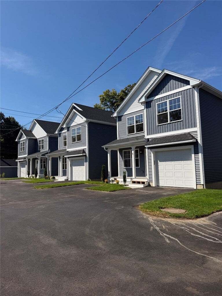 House in West Warwick, Rhode Island, United States 2 - 18758378
