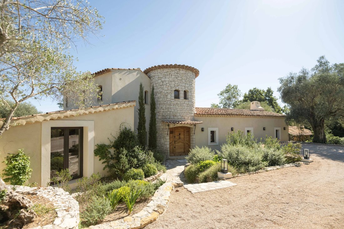 Villa in Opio, Provence-Alpes-Côte d'Azur, Frankreich 2 - 18749752