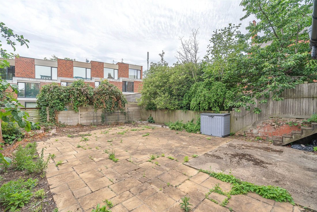 Apartment in Colney Hatch, Barnet, England 5 - 18761205