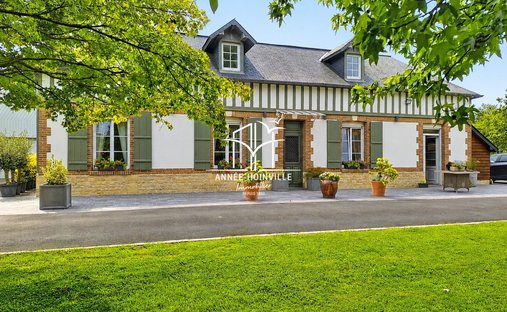 House in Secteur Sauvegarde, Honfleur, France 1