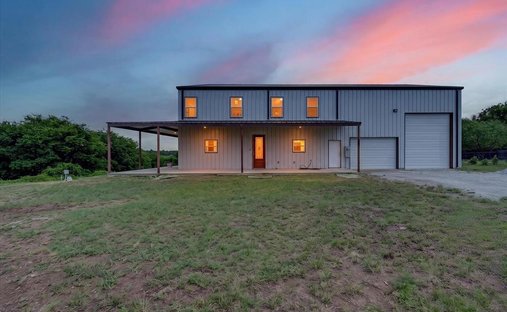House in Grandview, Texas, United States 1