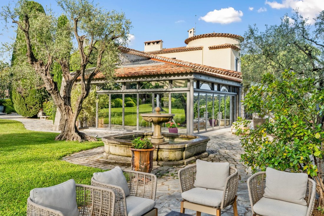 Villa a Mougins, Provenza-Alpi-Costa Azzurra, Francia 2 - 18749743