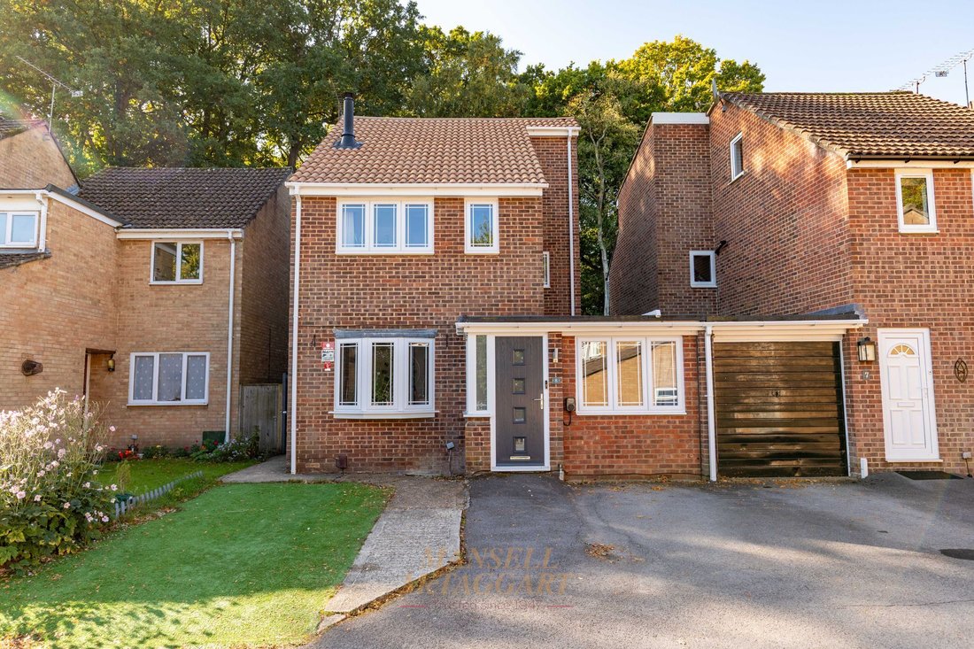 House in Broadfield, Crawley, England 1 - 18749676