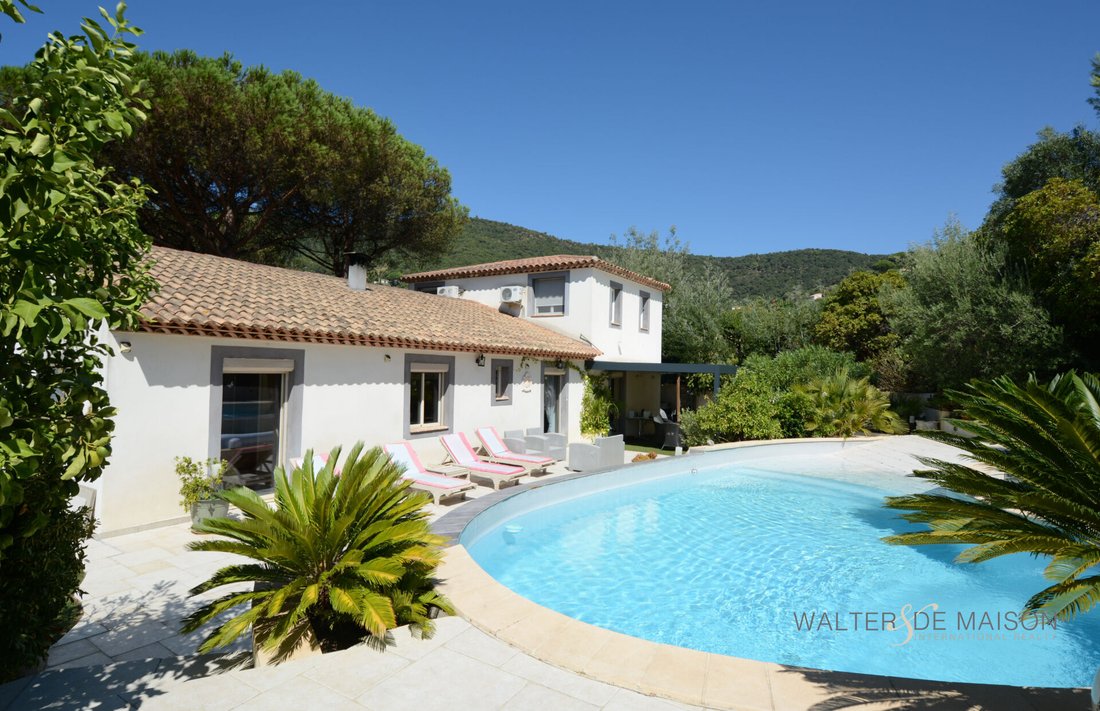 Villa à La Croix-Valmer, Provence-Alpes-Côte d'Azur, France 1 - 18756568