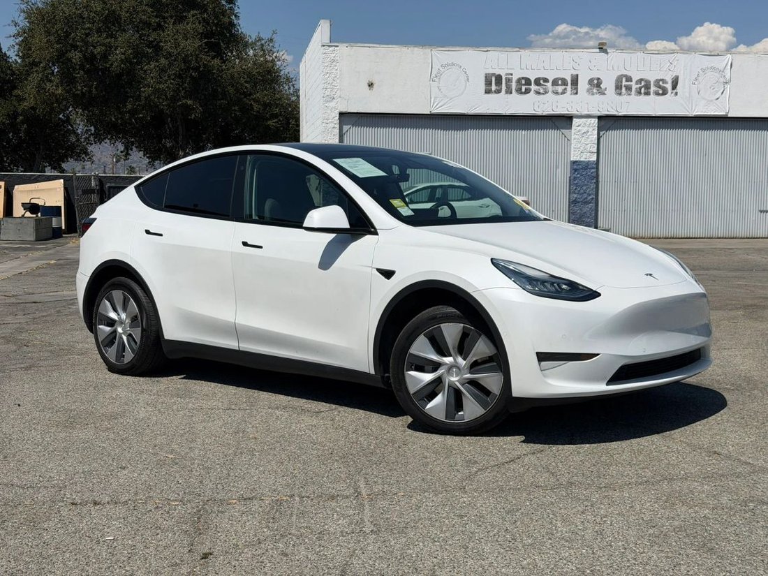 Suv in Azusa, CA, United States 2 - 18757503