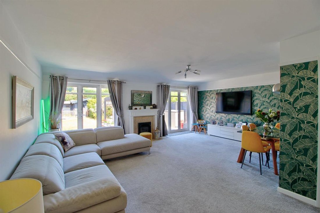 House in Cantley, Wokingham, England 5 - 18761217