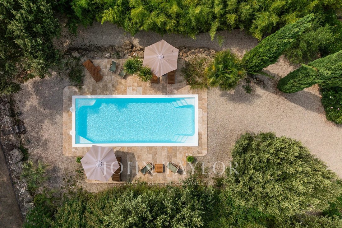 Maison à Alleins, Provence-Alpes-Côte d'Azur, France 2 - 18749819