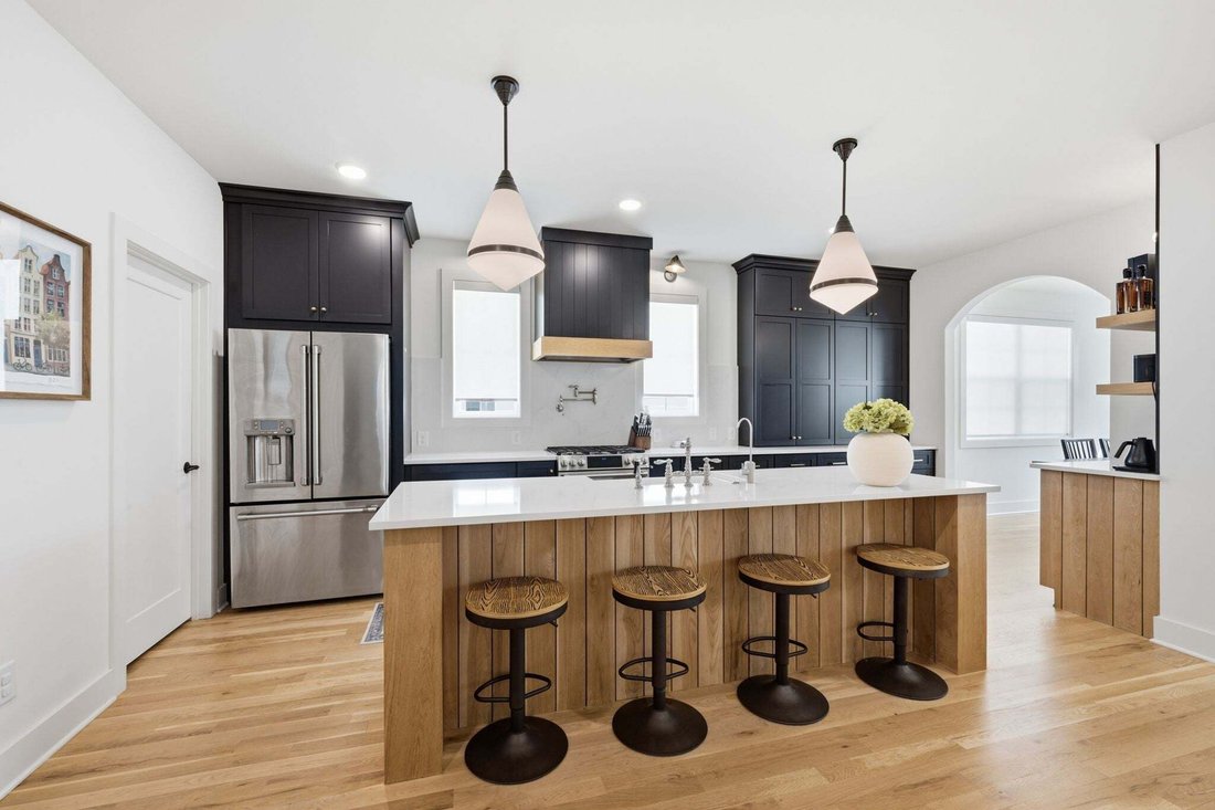Co Op in Nashville, Tennessee, United States 5 - 18748630