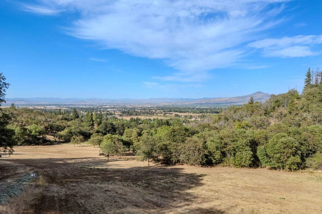 Land in Medford, Oregon, United States 2 - 18754015
