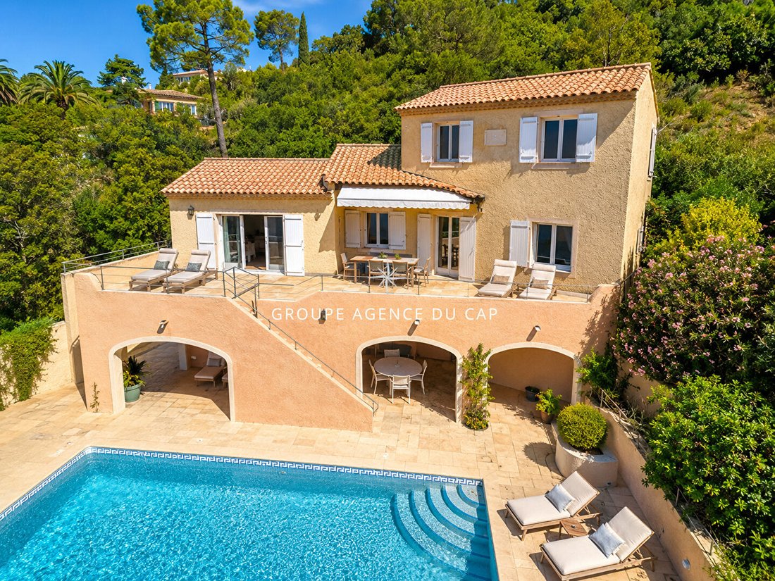 Villa à Les Issambres, Roquebrune-sur-Argens, France 4 - 18757653