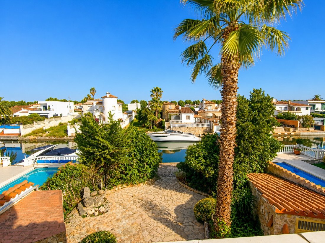 Villa à Empuriabrava, Catalogne, Espagne 2 - 18749665