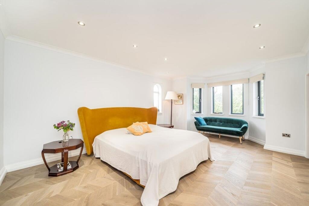 House in Childs Hill, Barnet, England 5 - 18760981