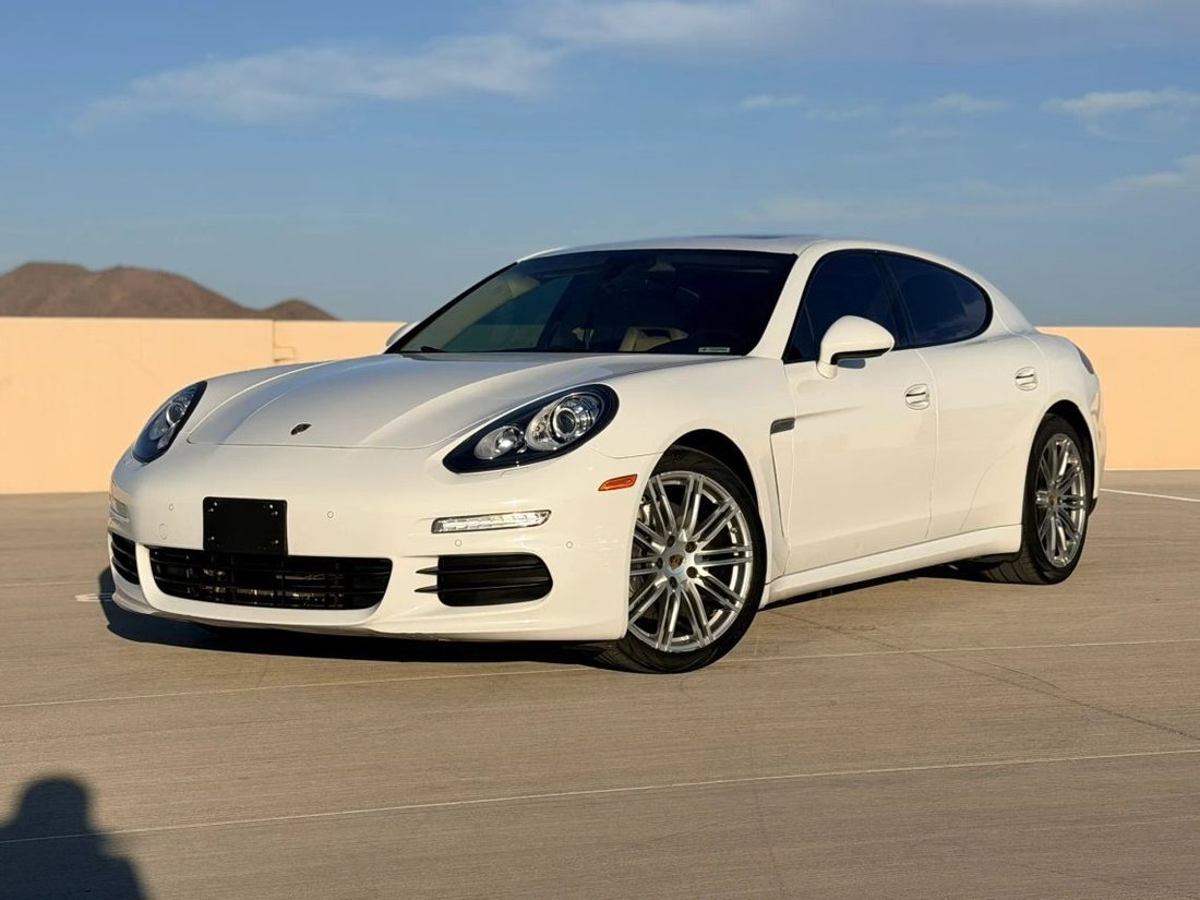 Sedan in Scottsdale, AZ, United States 3 - 18757512