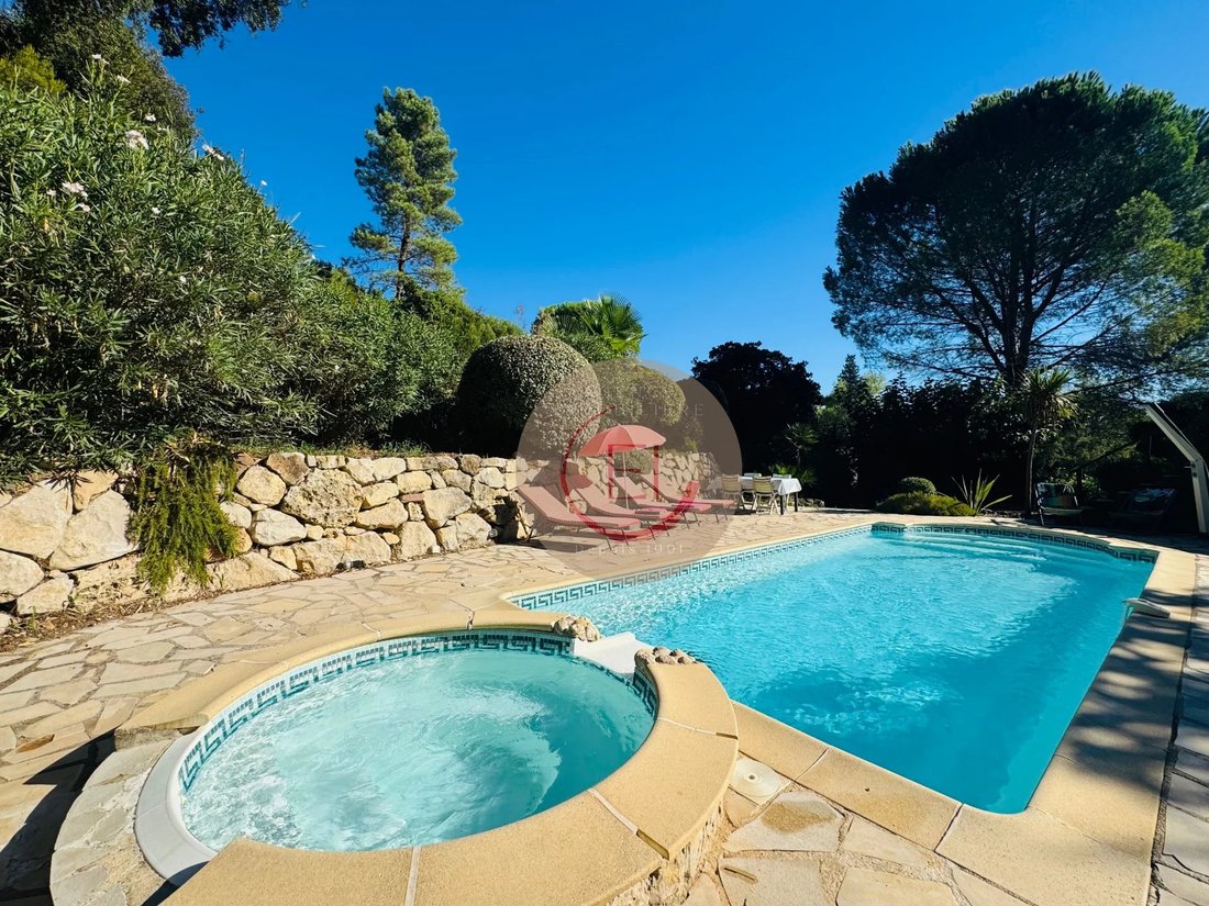 Villa in Les Adrets-de-l'Estérel, Provence-Alpes-Côte d'Azur, France 2 - 15680358