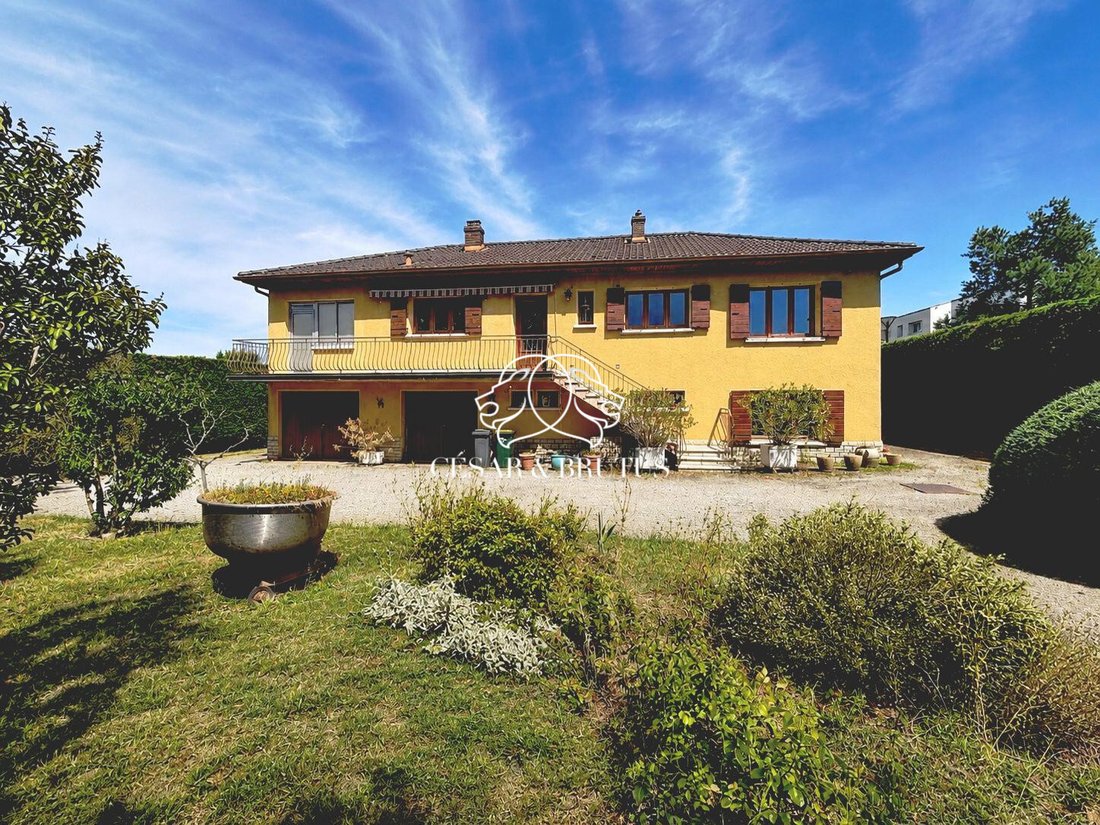 Villa in La Tour-de-Salvagny, Auvergne-Rhone-Alpen, Frankreich 2 - 18385013