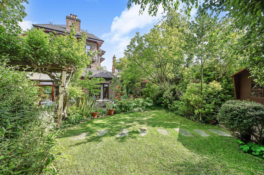 Apartment in Hamstead, Shalfleet, England 1 - 18761183