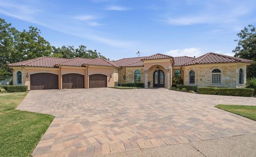 House in Granbury, Texas, United States 1