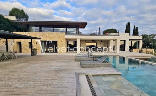 Villa in Antibes, Provence-Alpes-Côte d'Azur, France 1
